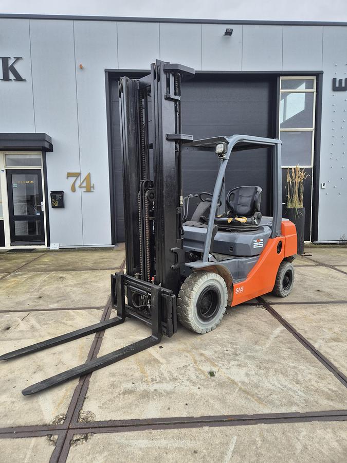 Gebruikt Toyota 02-8fd25 2.5t diesel triplo