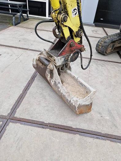 Gebruikt Yanmar Vio35 met scheefzetbak