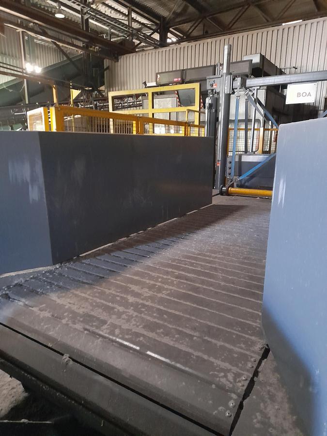 Gebraucht Reel Splitter- Guillotine with Roll Lifter and Conveyor belts