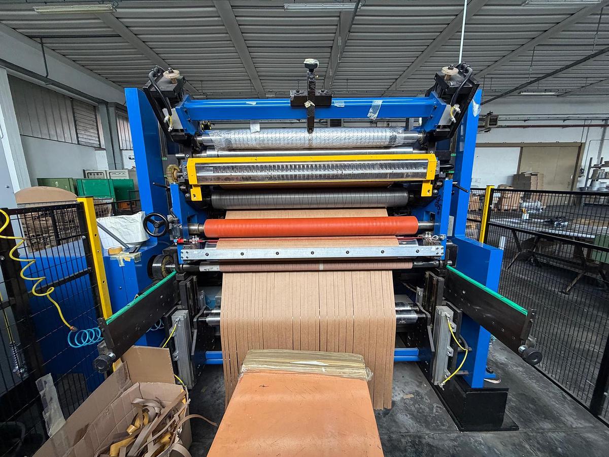 Gebraucht Slitter Rewinder for very small slitting sizes- 1100mm