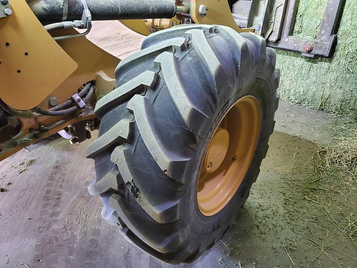 Used 2020 Caterpillar 908M Wheel Loader