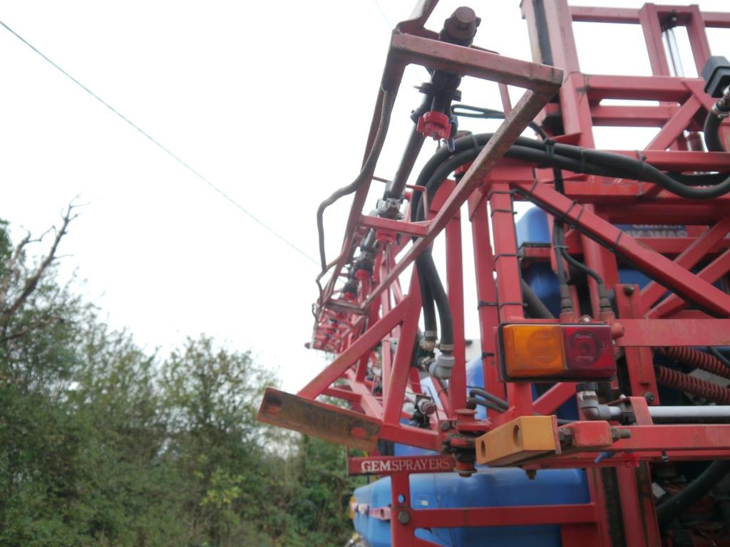Used Gem Sapphire 1120 Sprayer