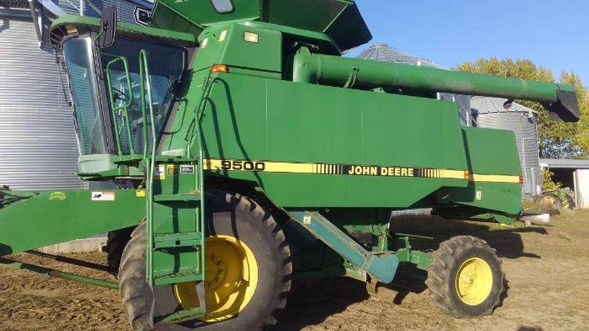 Used 1991 JOHN DEERE 9500 Combine
