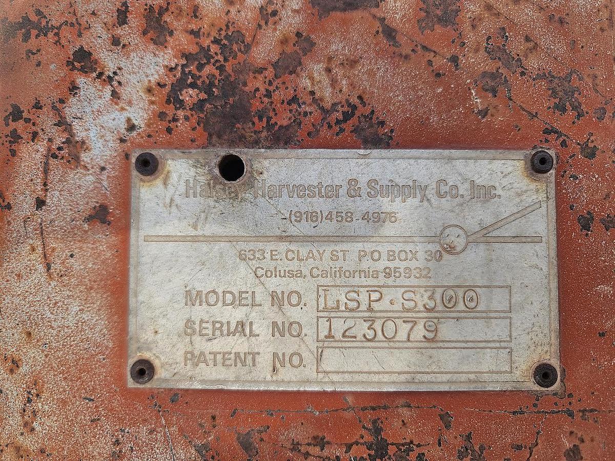 Used 1970 Pistachio Shaker and Catcher