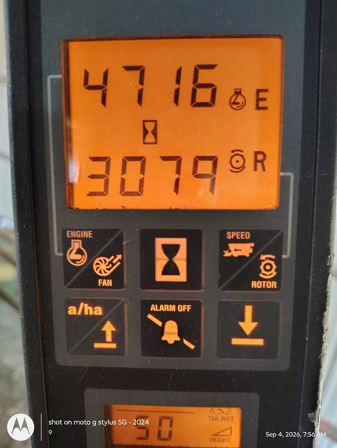 Used 1999 Case 2388H Combine