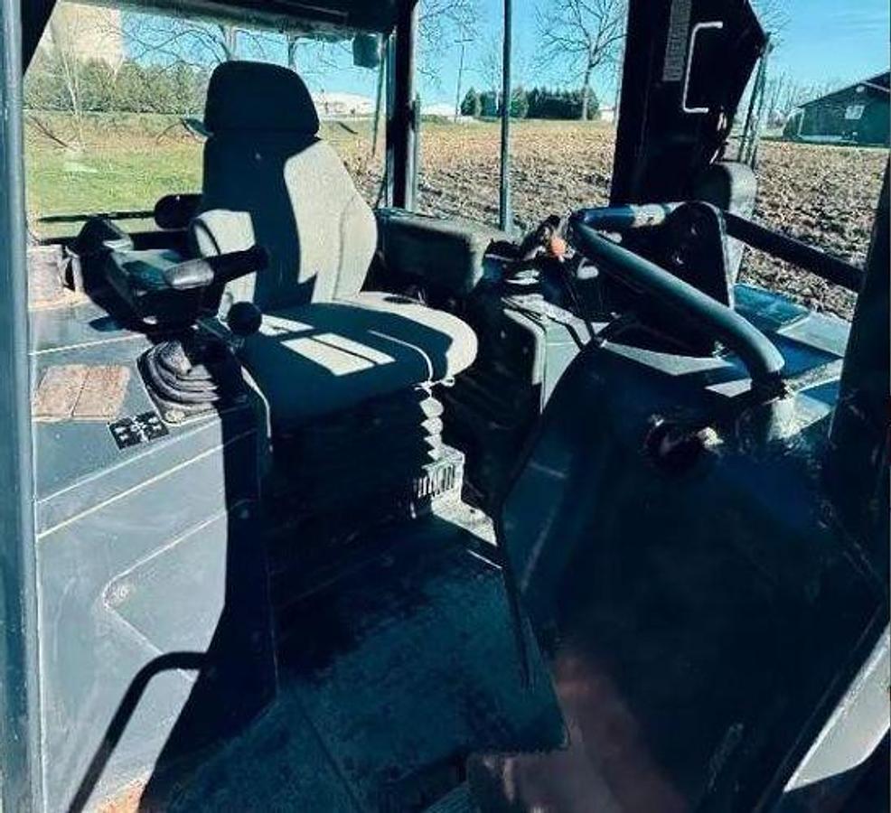 Used 2010 JOHN DEERE 700J XLT