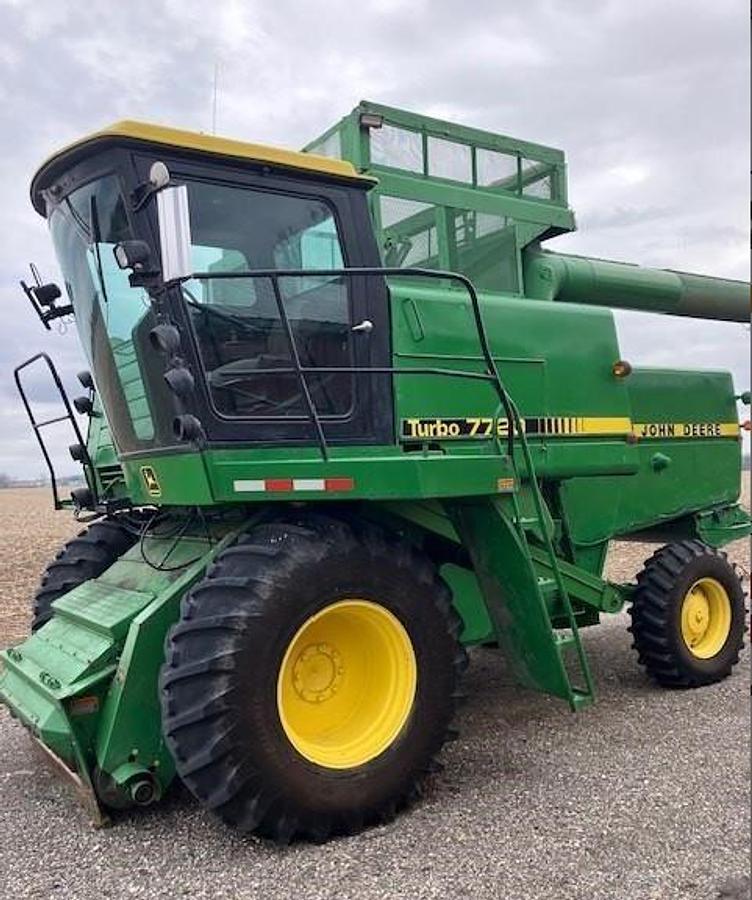 Used 1981 JOHN DEERE 7720 Combine