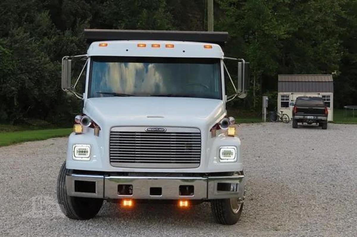 Used 1996 Freightliner FL70