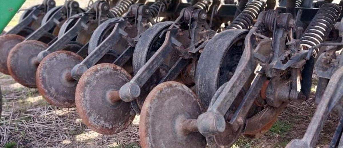 Used 2003 JOHN DEERE 1590&1560 Attached With Houck Hitch