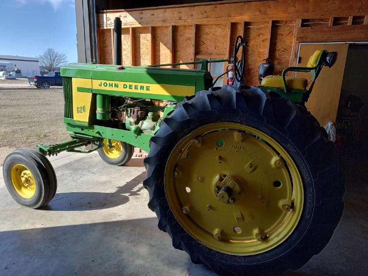 Used 1958 JOHN DEERE 620 wide front