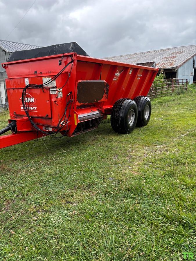 Used 2012 Kuhn Knight 8124 Manure Spreader