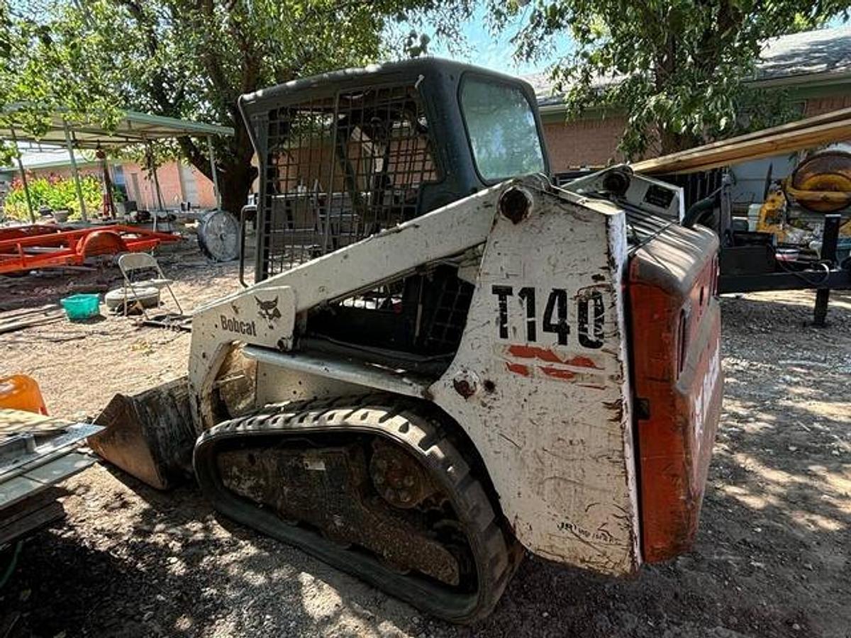 Used 2006 Bobcat Skid steer T-140