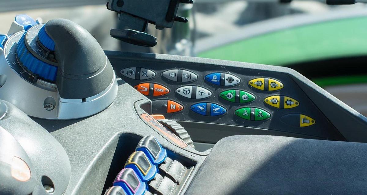 Used 2021 FENDT 1042 VARIO Tractor