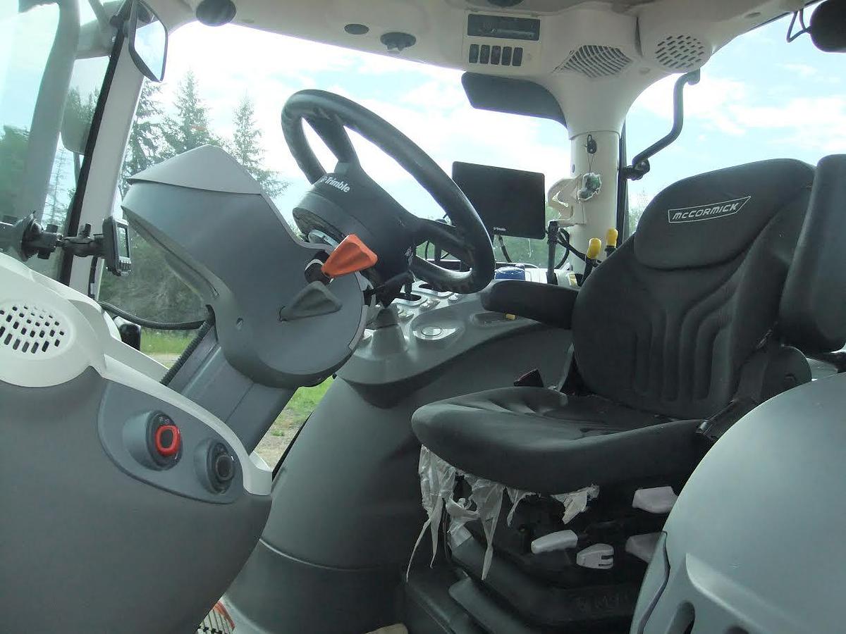 Used 2020 McCormick X7.650 Tractor with Loader