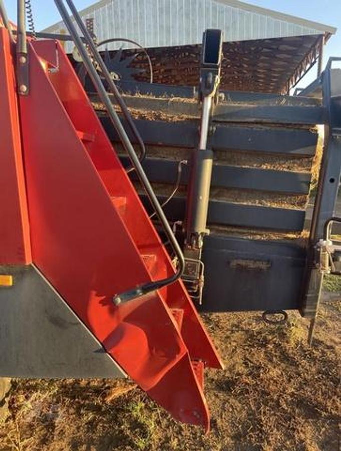 Used 2001 New Holland BB960 Square Baler