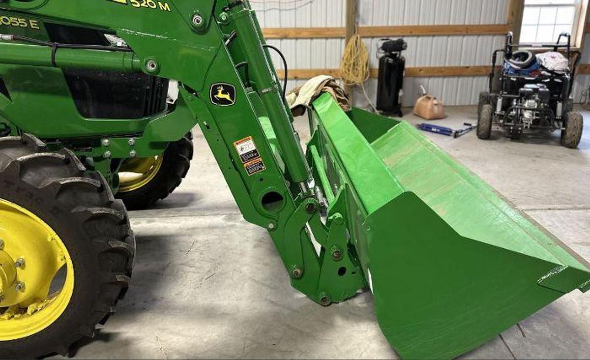 Used 2022 JOHN DEERE 5055E