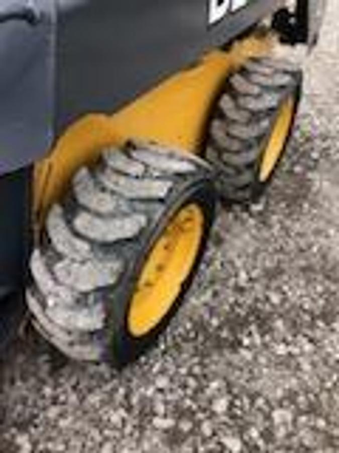 Used 2011 Deere 318D