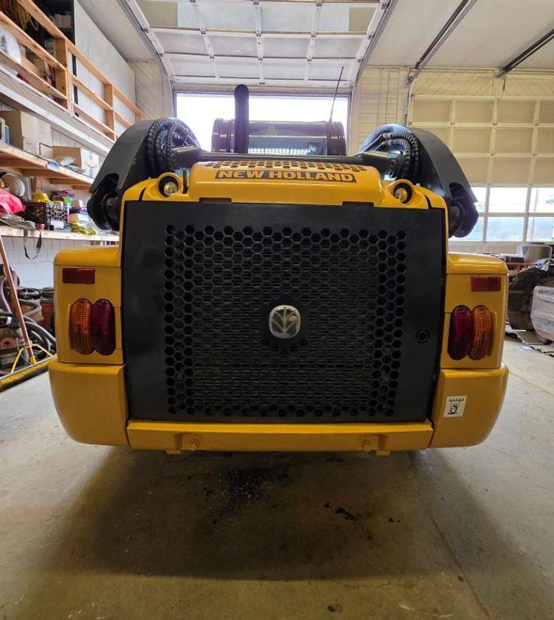 Used 2011 New Holland L225