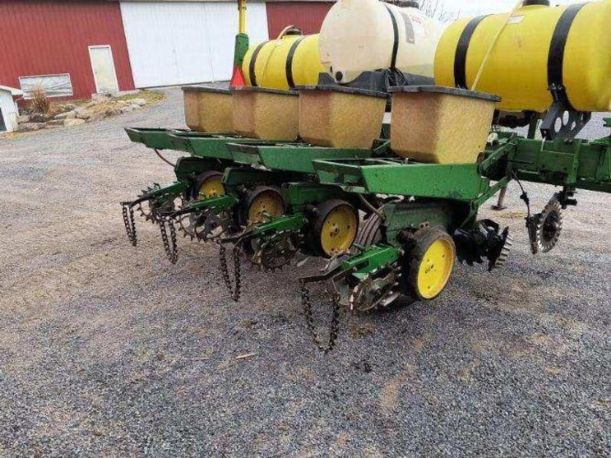 Used 2000 JOHN DEERE 7000 4R-30