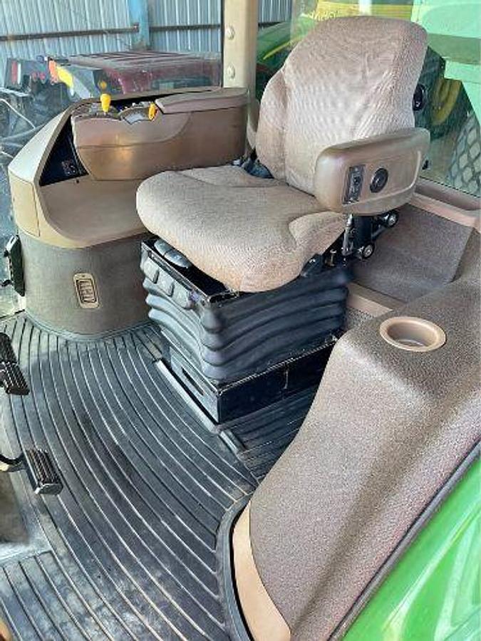 Used 2003 JOHN DEERE 8120