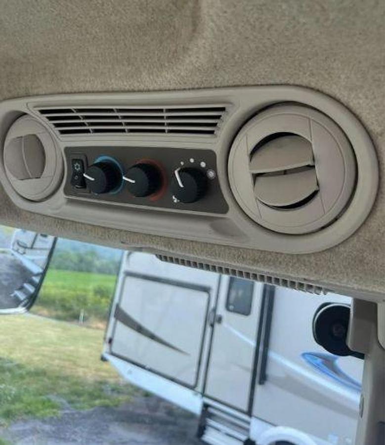 Used 2018 JOHN DEERE 5075E