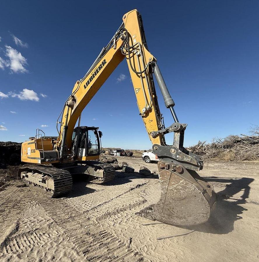 Used 2015  LIEBHERR R936 LC Excavator