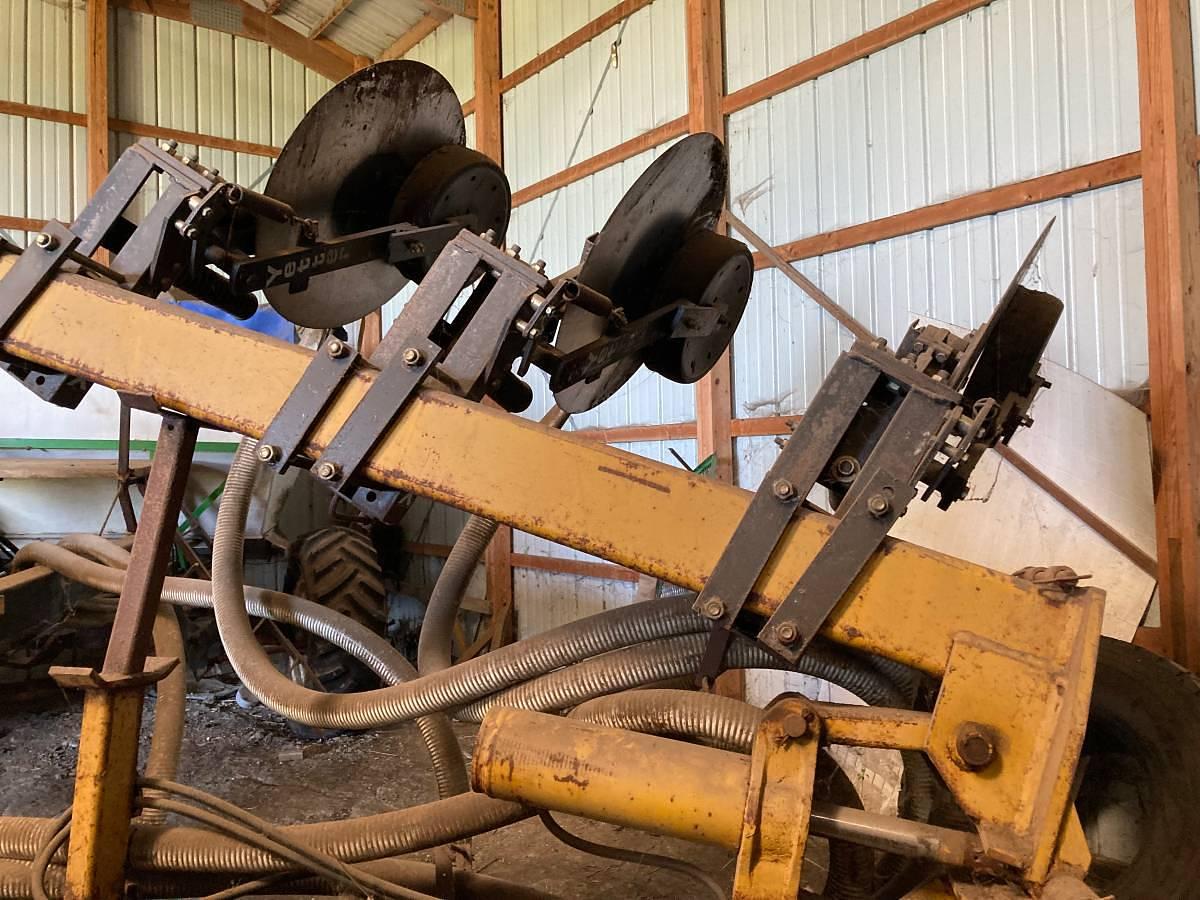 Used 2017 Montag S12B011 Fertilizer Applicator