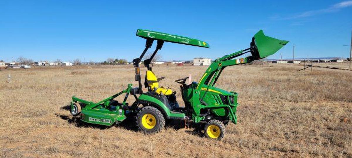 Used 2020 JOHN DEERE 1025R