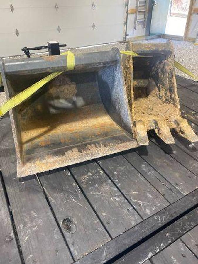 Used 2021 Case CX26C