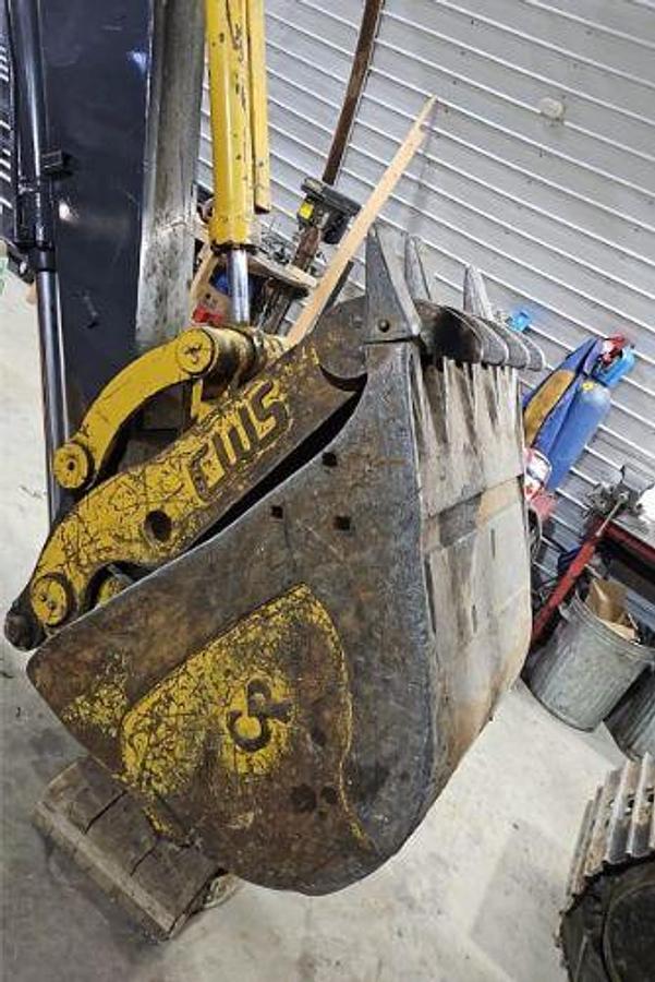 Used 2012 DEERE 135D