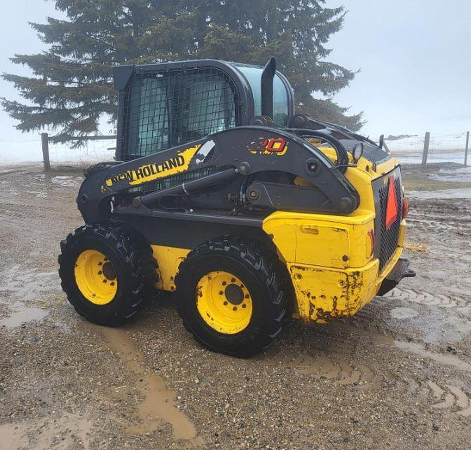 Used 2011 New Holland L220