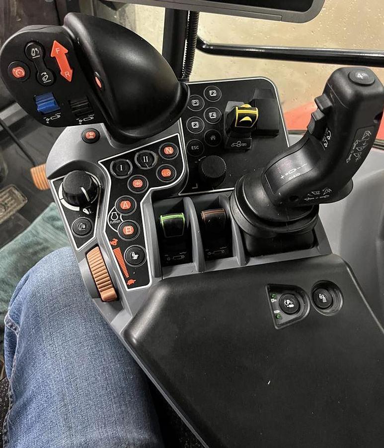 Used 2020 KUBOTA M7-152 Tractor