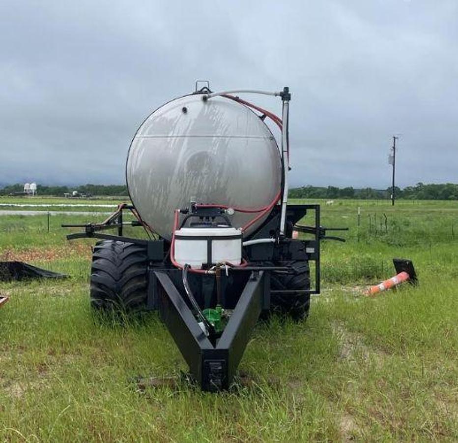 Used Custom 1,800gal Sprayer