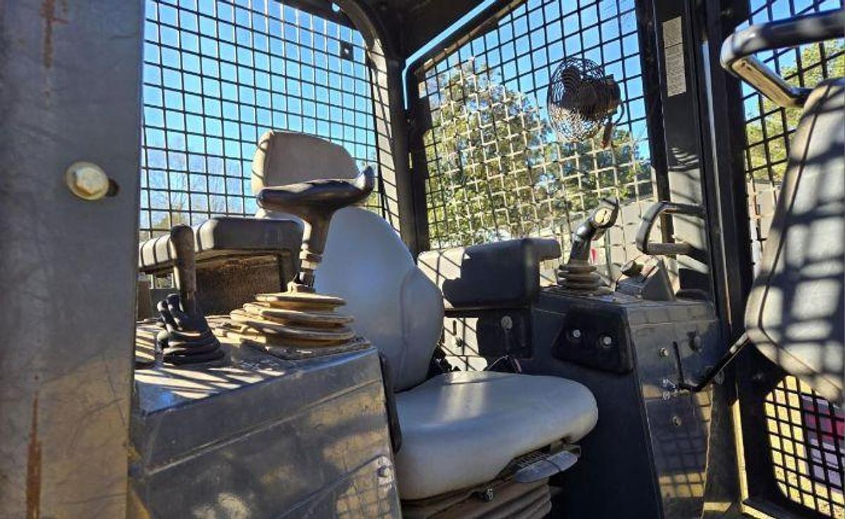 Used 2011 JOHN DEERE 650J XLT