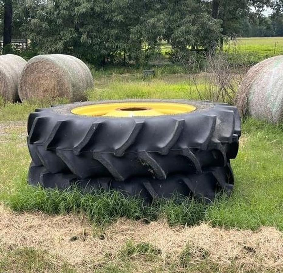 Used 2012 John Deere 8285R