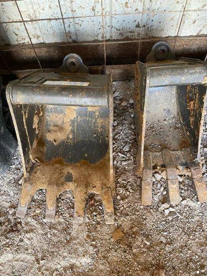 Used 2021 Case CX26C