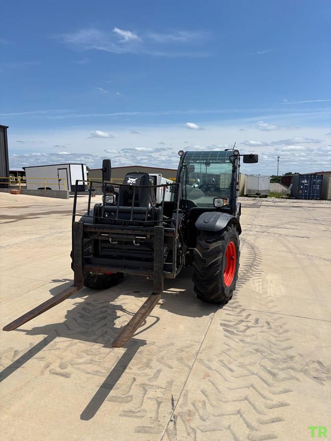 Used 2021 Bobcat V923 Telehandler