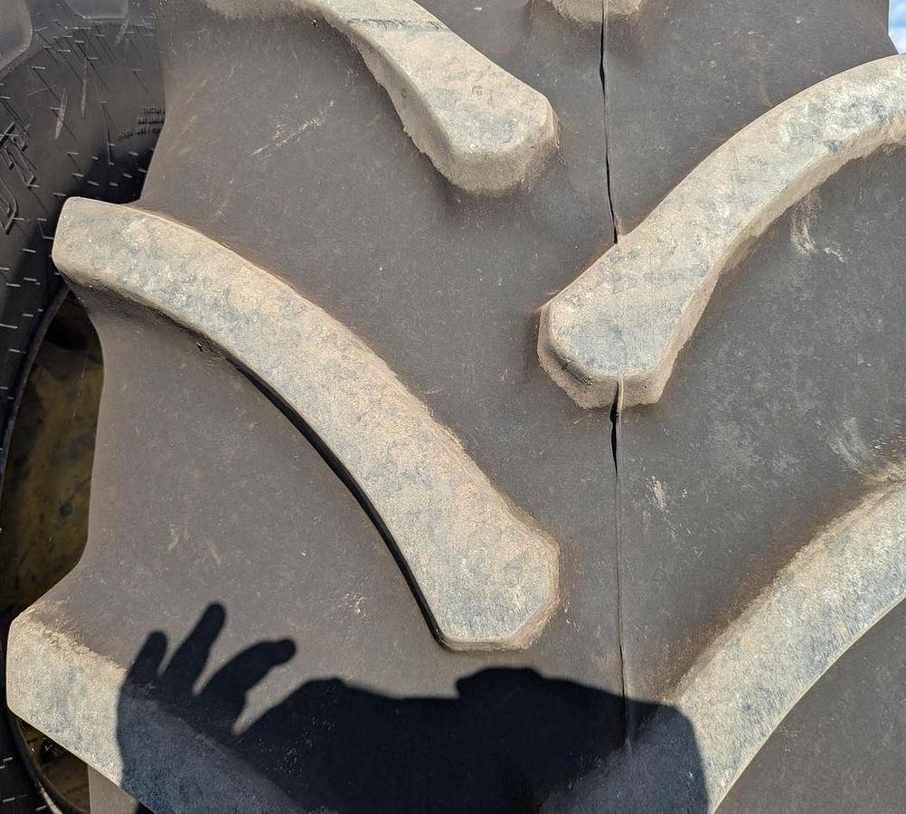 Used 2001 JOHN DEERE 9400 Tractor