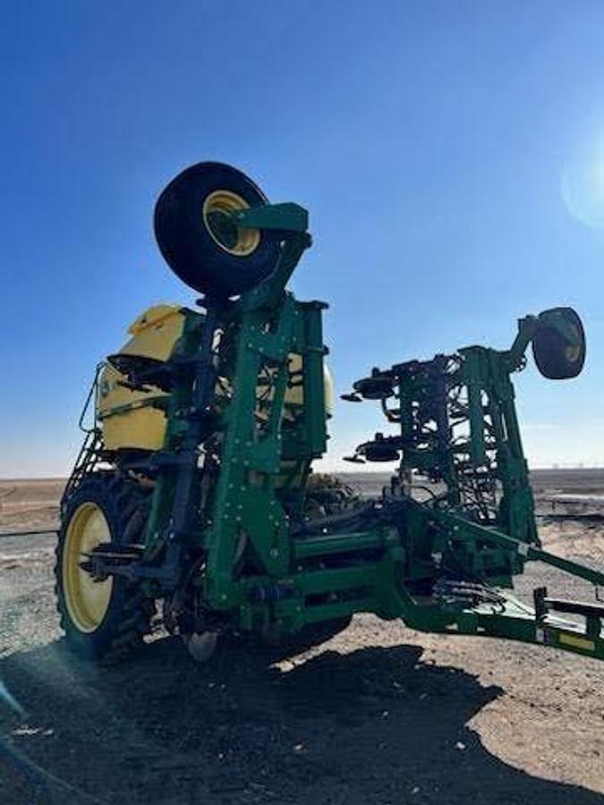 Used 2016 John Deere 2510H Fertilizer Applicator