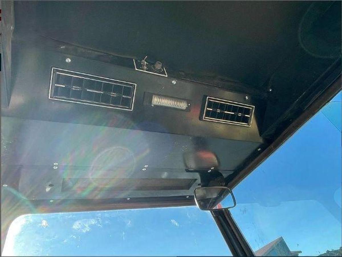 Used 1985 New Holland 1068