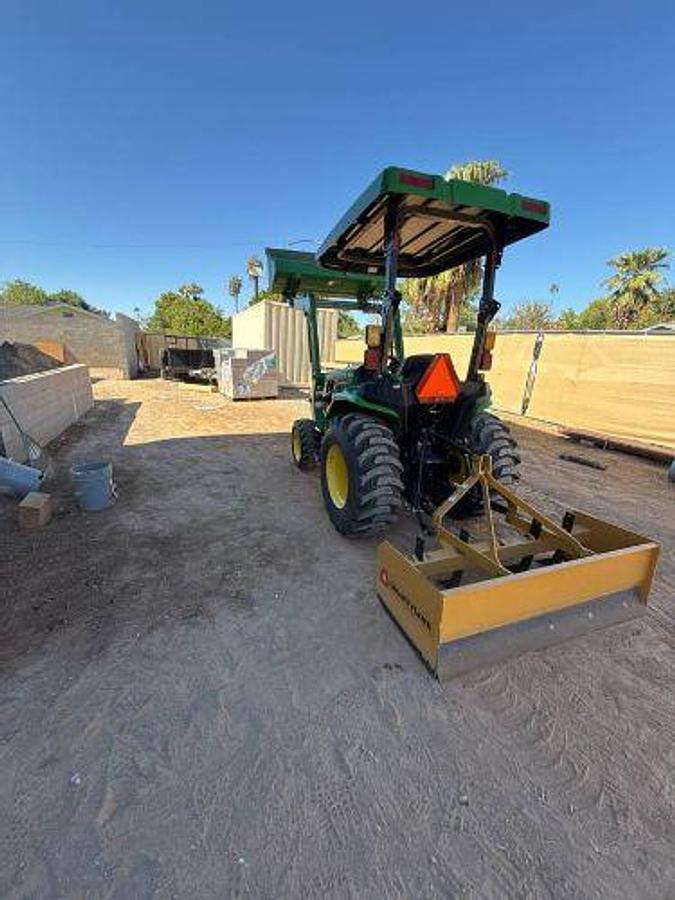 Used 2019 JOHN DEERE 3032E Tractor
