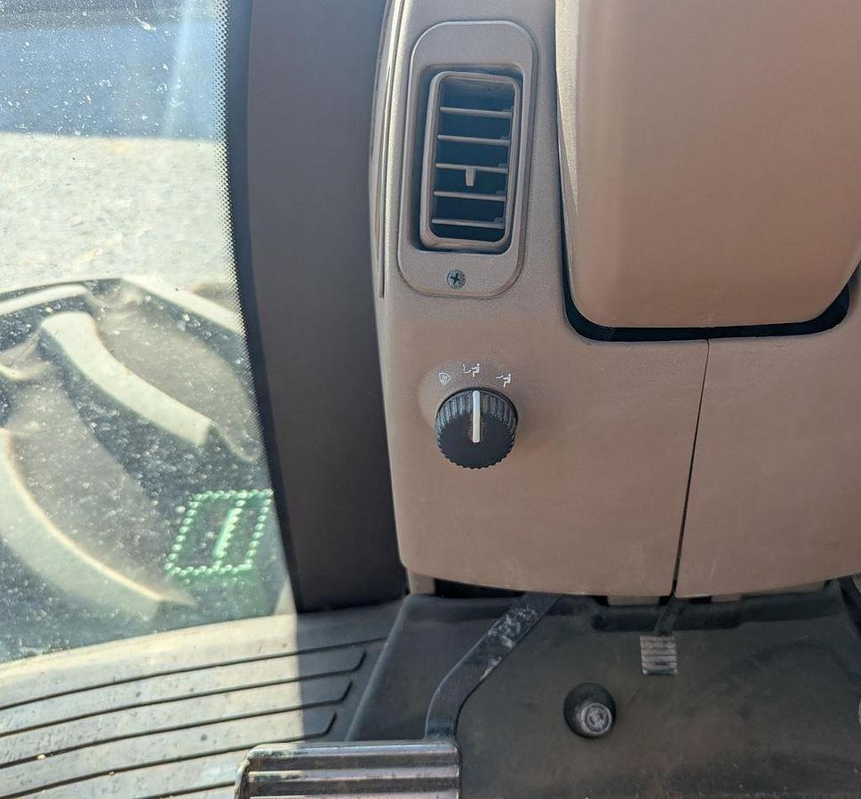 Used 2001 JOHN DEERE 9400 Tractor