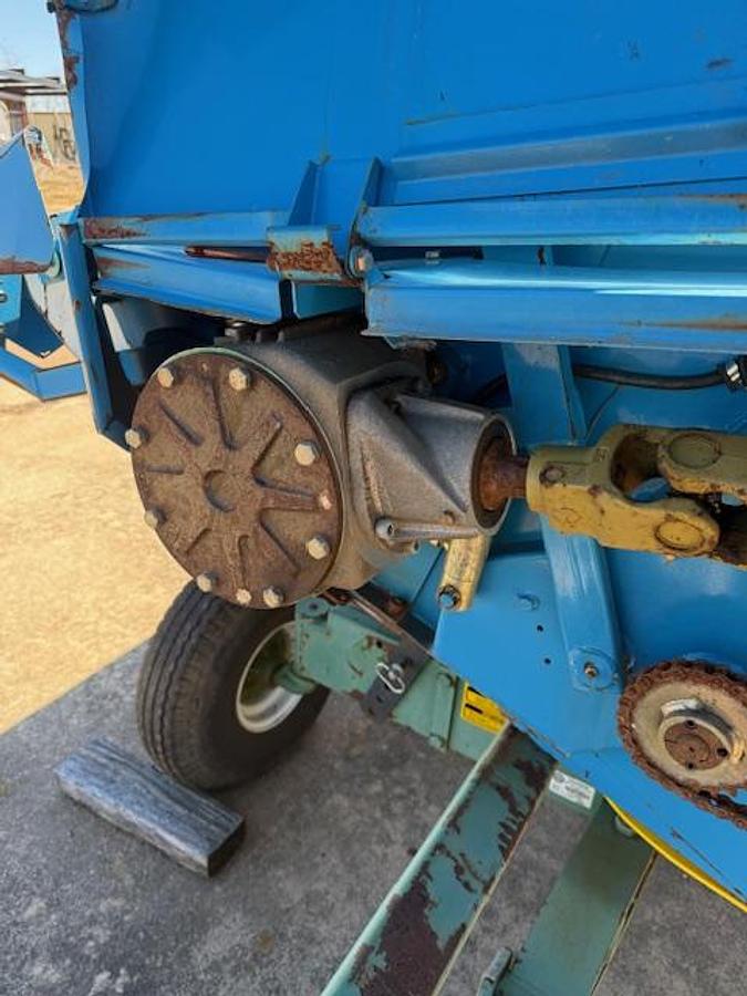 Used 1999 Shelbourne Stripper RX72 Header