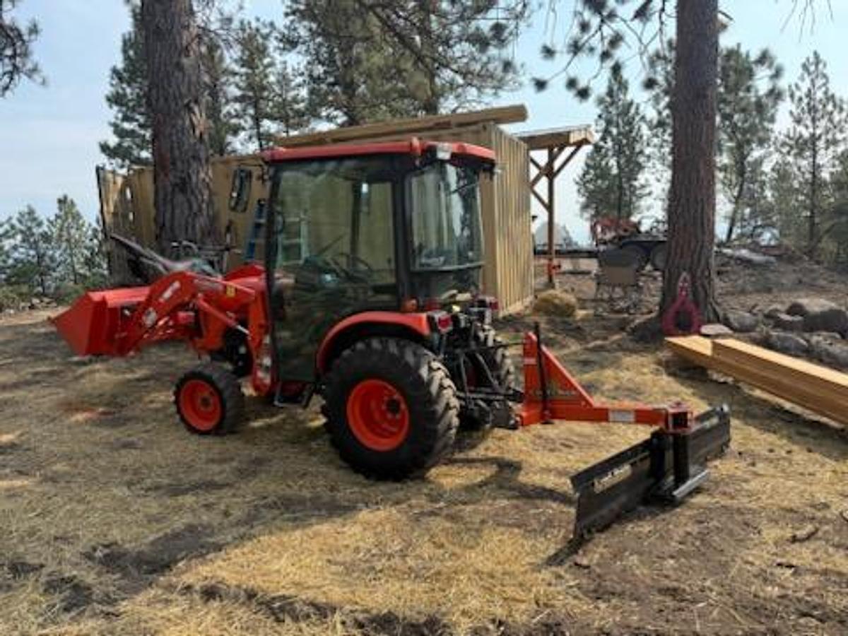 Used 2017 Kubota B3350 w/ Loader