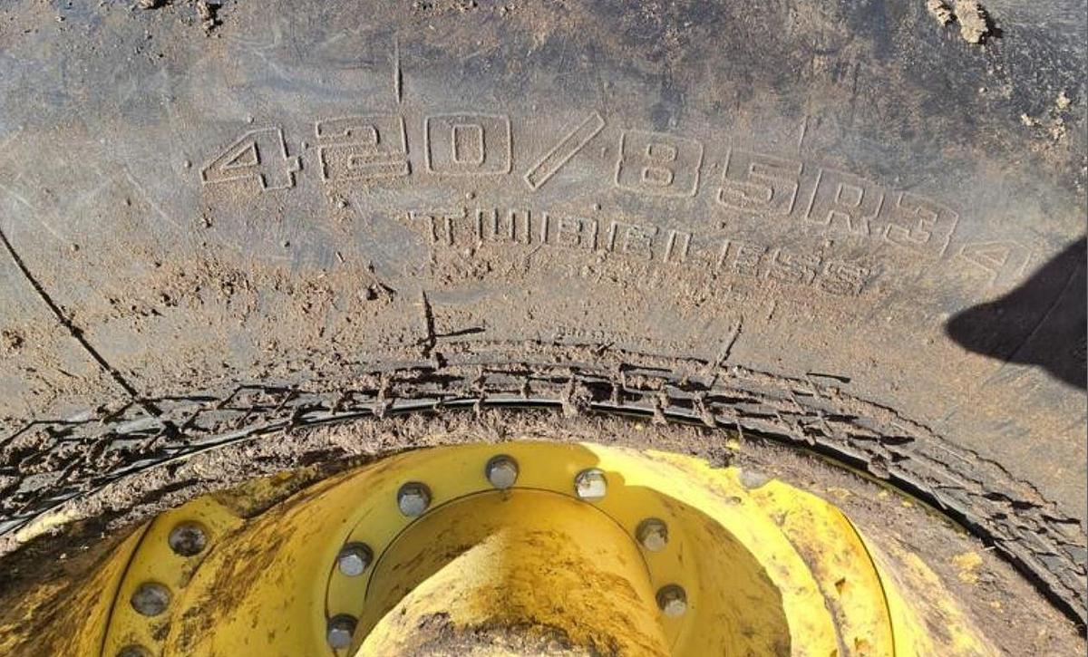 Used 2016 JOHN DEERE 7230R