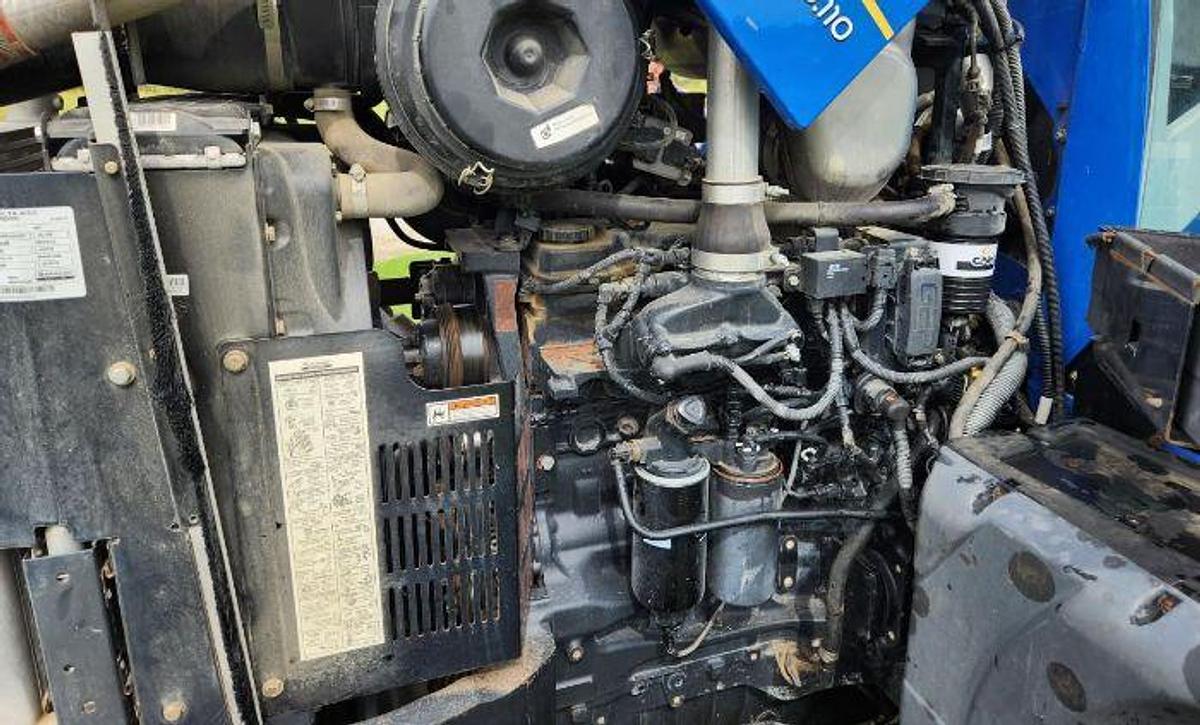 Used 2017 NEW HOLLAND TS6 110