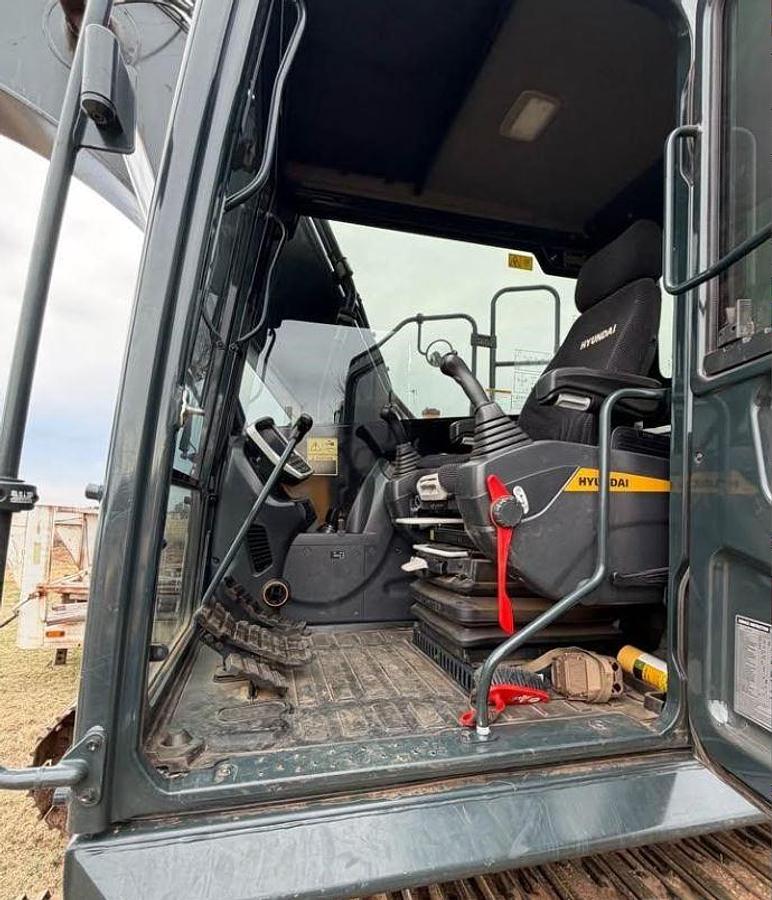 Used 2023 Hyundai HX160AL