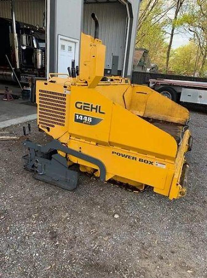 Used 2009 GEHL 1448 Plus Asphalt Paver