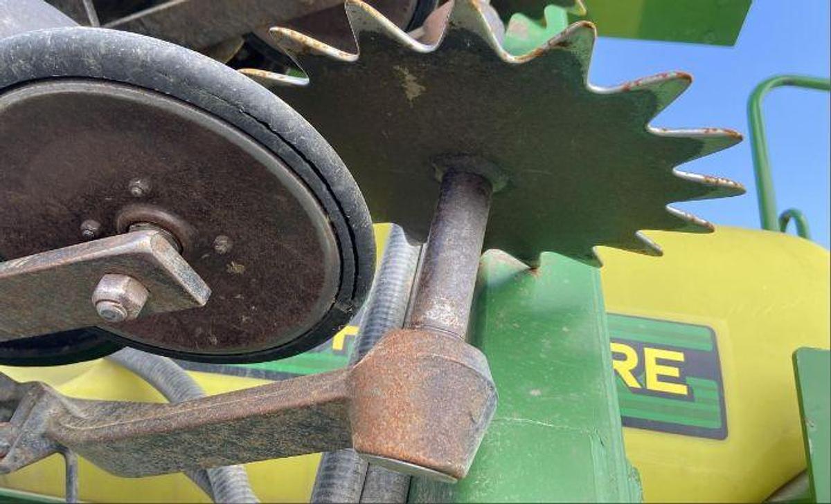 Used 2007 JOHN DEERE 1690 CCS