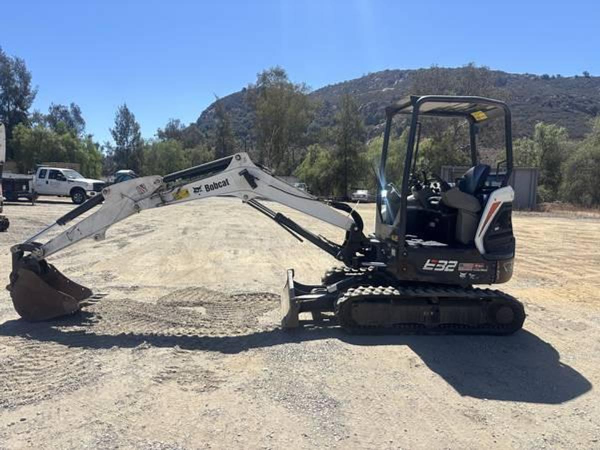Used Bobcat E32 I Mini Excavator E32 Crawler Excavator